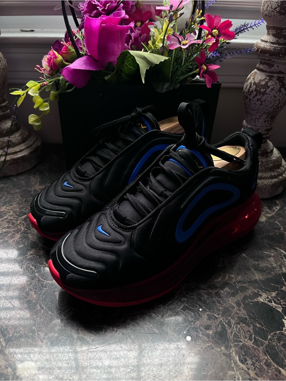 Nike AirMax 720
Streetwear/Lifestyle
Athletic Shoes
Size 4 Youth/5.5 Women - Picture 6 of 16